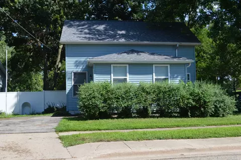 Exterior - 309 S Main St, Walnut, IL 61376 photo 2 of 8