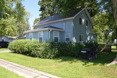 Exterior - 309 S Main St, Walnut, IL 61376 photo 4 of 8
