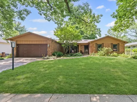 2119 Galen Dr, Champaign, IL 61821