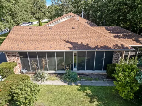 Exterior - 8141 Ridgepointe Dr, Burr Ridge, IL 60527 photo 17 of 17