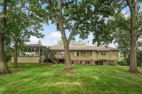 Exterior - 8141 Ridgepointe Dr, Burr Ridge, IL 60527 photo 9 of 17