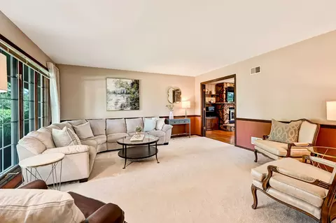 Living - 8141 Ridgepointe Dr, Burr Ridge, IL 60527 photo 1 of 5