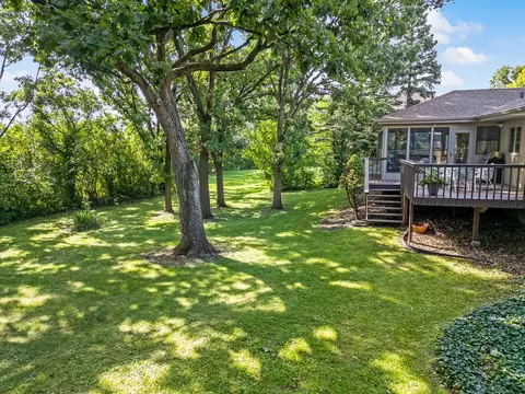 Exterior - 8141 Ridgepointe Dr, Burr Ridge, IL 60527 photo 13 of 17