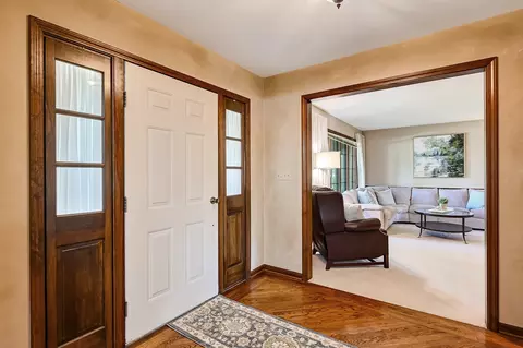 Entry Way - 8141 Ridgepointe Dr, Burr Ridge, IL 60527 photo 1 of 1