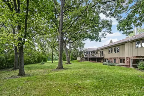 Exterior - 8141 Ridgepointe Dr, Burr Ridge, IL 60527 photo 11 of 17