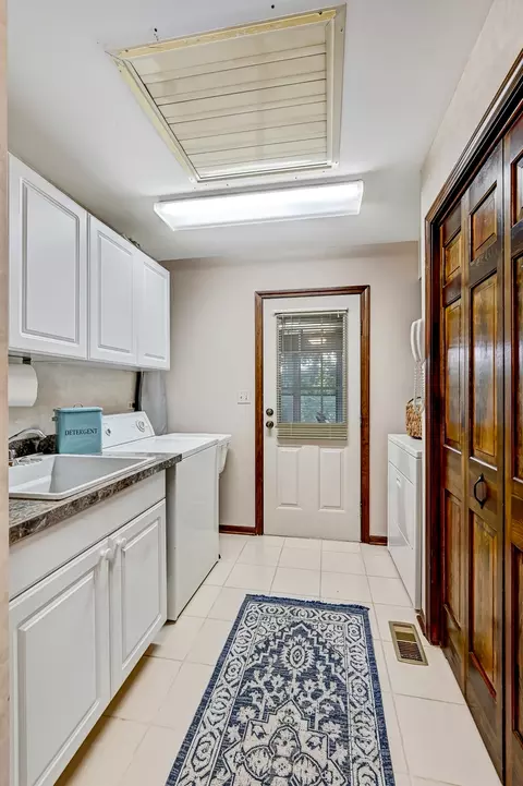 Other - 8141 Ridgepointe Dr, Burr Ridge, IL 60527 photo 2 of 8