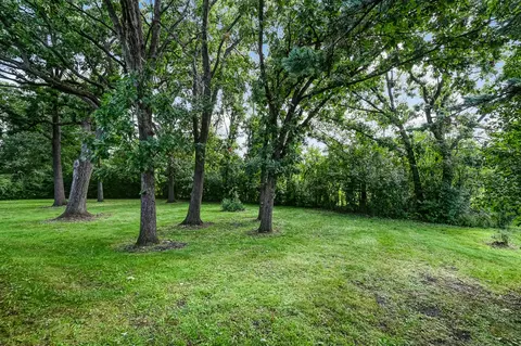 Exterior - 8141 Ridgepointe Dr, Burr Ridge, IL 60527 photo 7 of 17