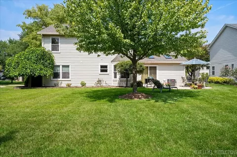 Exterior - 1439 Huntcliff Rd, Bartlett, IL 60103 photo 4 of 6