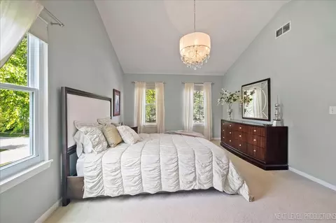 Bedroom - 1439 Huntcliff Rd, Bartlett, IL 60103 photo 4 of 5