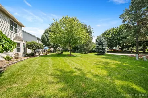 Exterior - 1439 Huntcliff Rd, Bartlett, IL 60103 photo 6 of 6