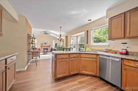 Kitchen - 1439 Huntcliff Rd, Bartlett, IL 60103 photo 1 of 3