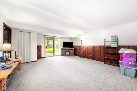 913 W Main St, Cary, IL 60013 photo 16