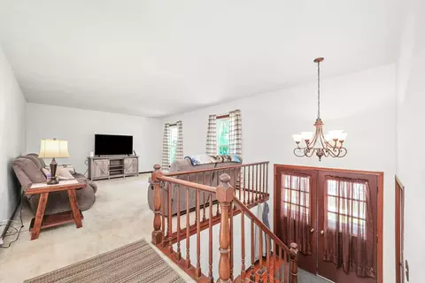 913 W Main St, Cary, IL 60013 photo 2