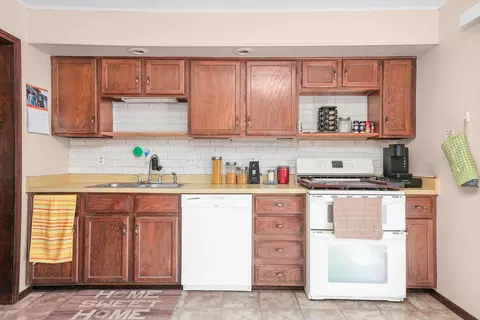913 W Main St, Cary, IL 60013 photo 7