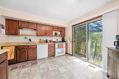 913 W Main St, Cary, IL 60013 photo 6
