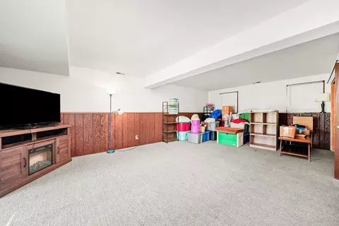913 W Main St, Cary, IL 60013 photo 15