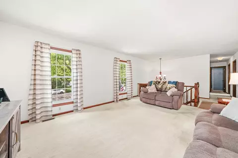 913 W Main St, Cary, IL 60013 photo 4