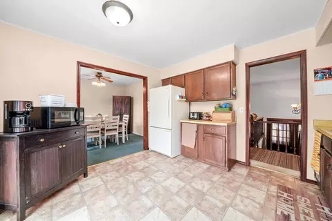 913 W Main St, Cary, IL 60013 photo 8
