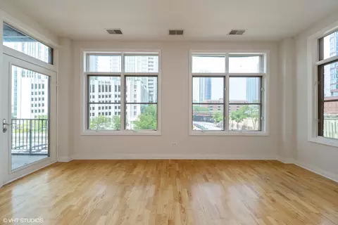 Living - Undisclosed, Chicago, IL 60661 photo 2 of 4