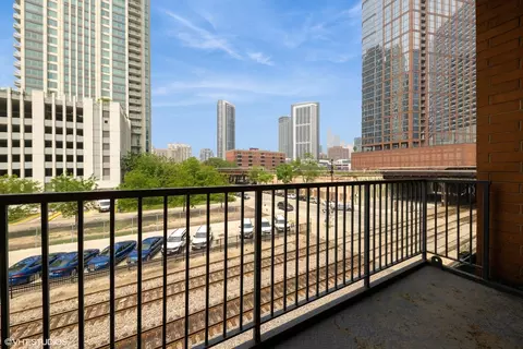 Exterior - Undisclosed, Chicago, IL 60661 photo 2 of 2