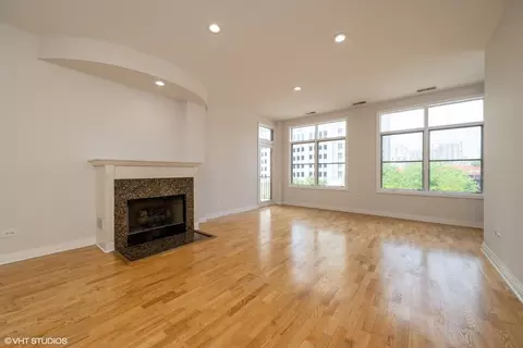 Living - Undisclosed, Chicago, IL 60661 photo 3 of 4