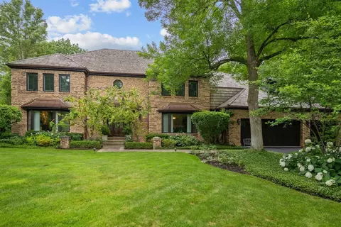 470 Turicum Rd, Lake Forest, IL 60045