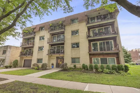 339 Home Ave #3B, Oak Park, IL 60302