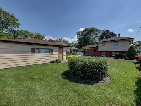 410 Dover Dr, Des Plaines, IL 60018 photo 28