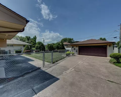 410 Dover Dr, Des Plaines, IL 60018 photo 25