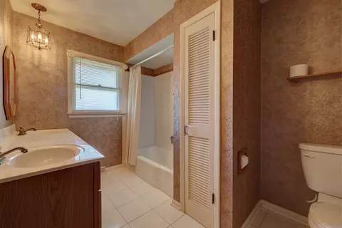 410 Dover Dr, Des Plaines, IL 60018 photo 16