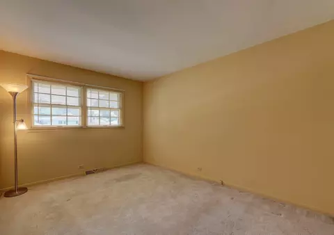 410 Dover Dr, Des Plaines, IL 60018 photo 13