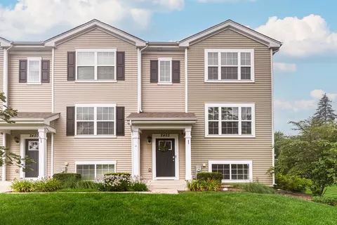 2452 Alison Ave, Pingree Grove, IL 60140