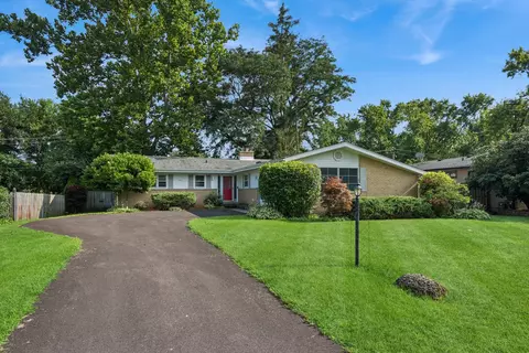 22 W603 Arbor Ln, Glen Ellyn, IL 60137