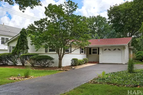 861 Beach Pl, Mundelein, IL 60060