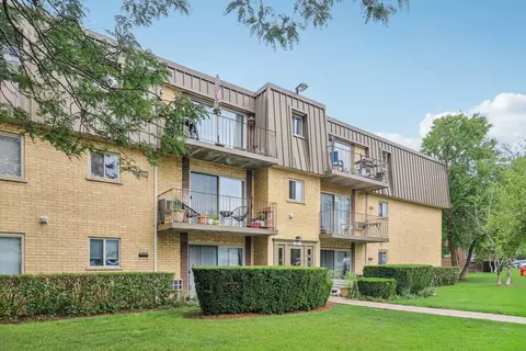 584 Fairway View Dr #1I, Wheeling, IL 60090