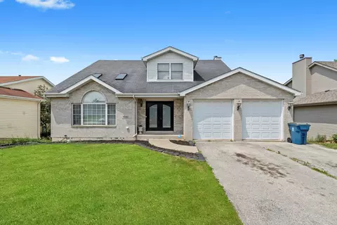 3032 Sandy Ridge Dr, Steger, IL 60475 photo 1
