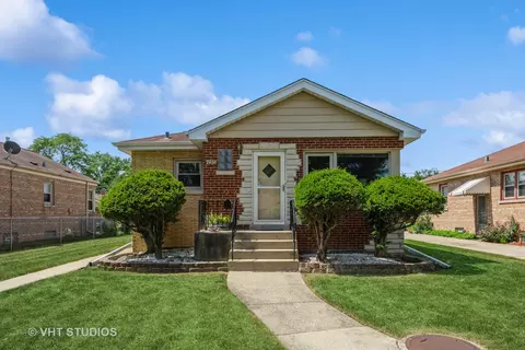 7430 Keeler Ave, Skokie, IL 60076