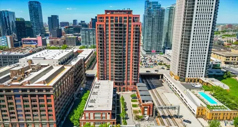 324 N Jefferson St #307, Chicago, IL 60661