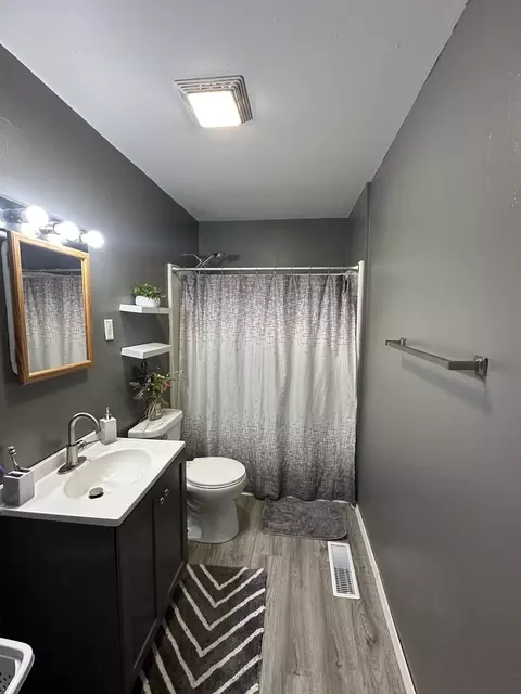 Bath - 623 Fourth Ave, Dixon, IL 61021 photo 1 of 1