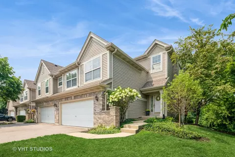 216 River Mist Ct, Oswego, IL 60543