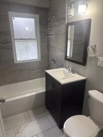 Bath - 15818 Saint Louis Ave, Markham, IL 60428 photo 1 of 2