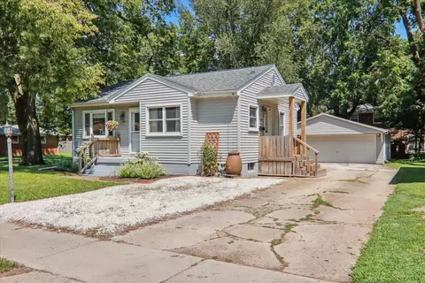 910 S Adelaide St, Normal, IL 61761