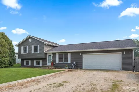 1348 N 4483rd Rd, Earlville, IL 60518