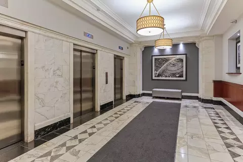 Entry Way - 40 E 9th St #1802, Chicago, IL 60605 photo 2 of 5