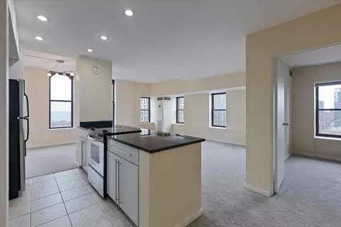 Kitchen - 40 E 9th St #1802, Chicago, IL 60605 photo 1 of 5