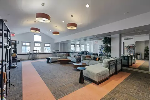 Living - 40 E 9th St #1802, Chicago, IL 60605 photo 4 of 9