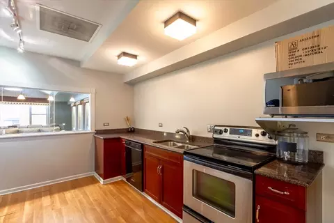 Kitchen - 40 E 9th St #1802, Chicago, IL 60605 photo 5 of 5