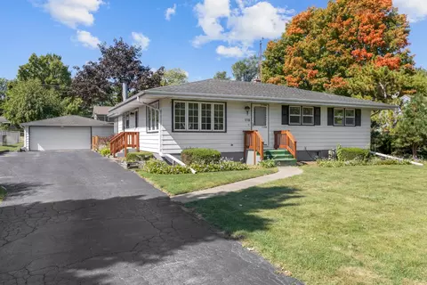 2736 N Lewis Ave, Waukegan, IL 60085