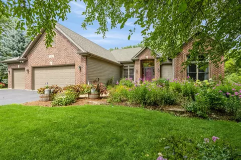 8 N681 Edgewood Rd, Elgin, IL 60124