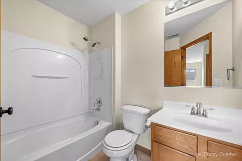 Bath - 2122 Concord Dr, Mchenry, IL 60050 photo 3 of 3